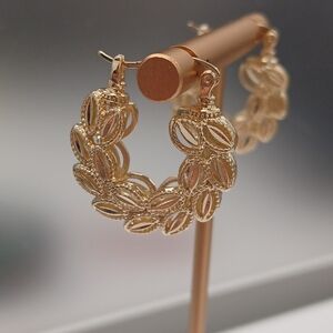 Nwot 18k Gold-plated Lace Style Filigree hoop earrings, By Pretty Bird
